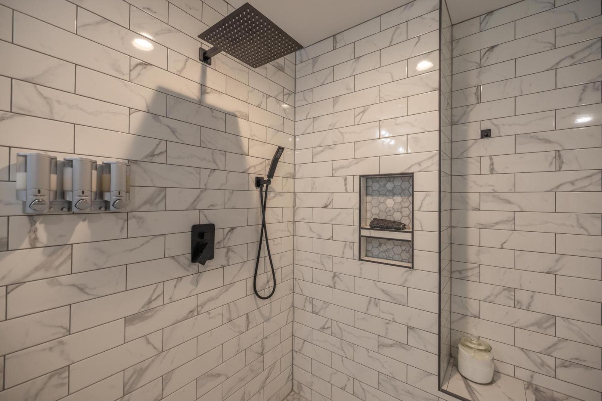 Mid-Century Modern Impeccable Remodel With Hot Tub Villa Asheville Eksteriør bilde